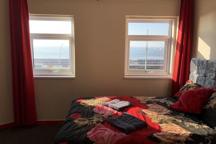 Room 2 of 31