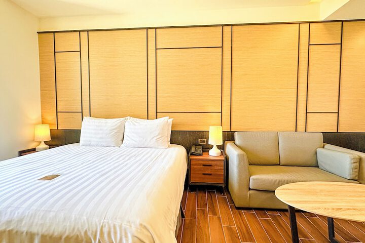 Room 32 of 67
