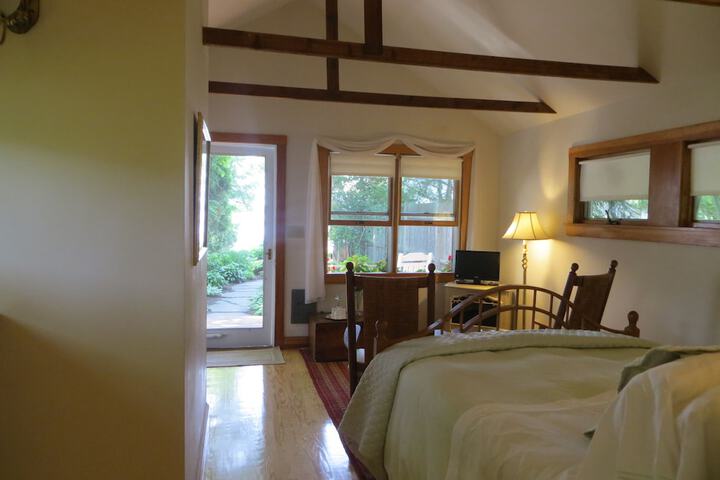 Room 4 of 34