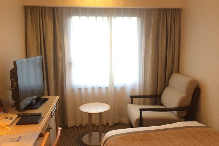 Room 28 of 91