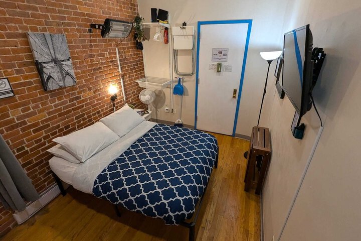 Room 100 of 268