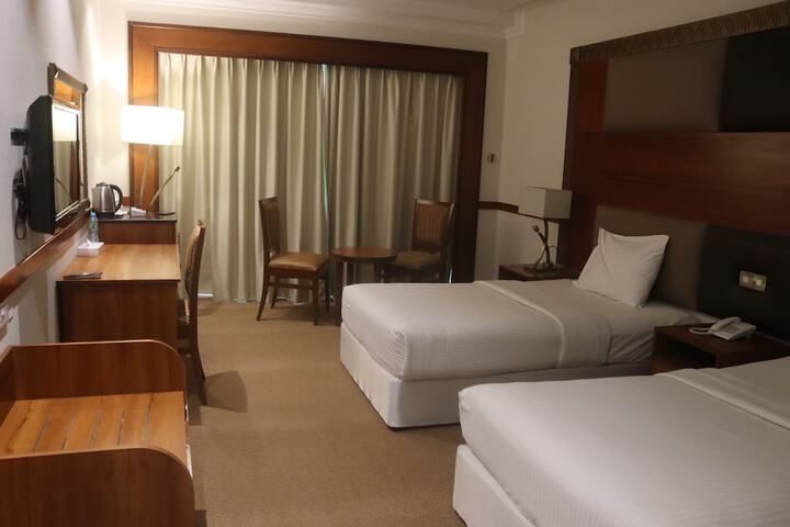 Room 13 of 22