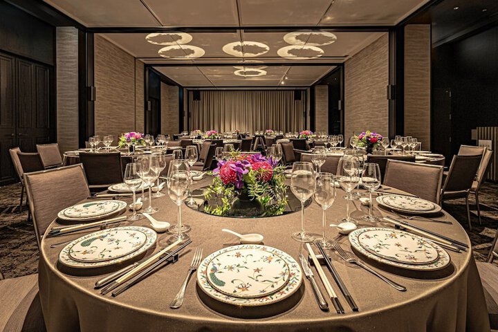 Ballroom/Hall 27 of 31