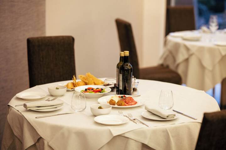 Dining 134 of 176