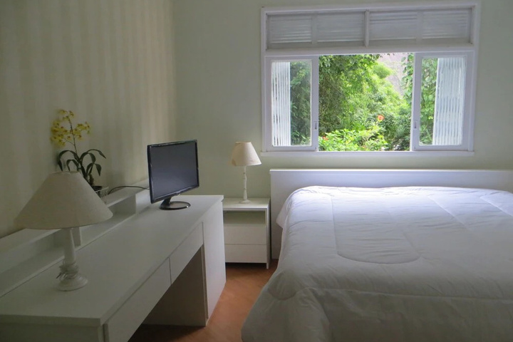 Room 6 of 23