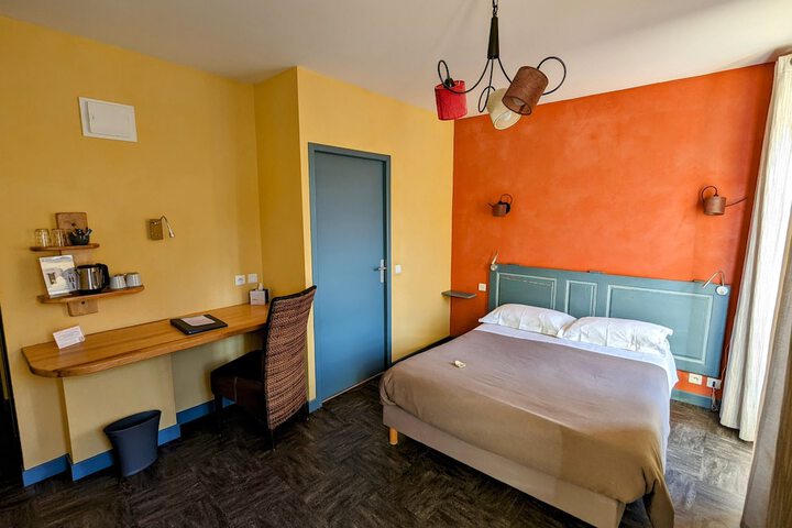 Room 11 of 43