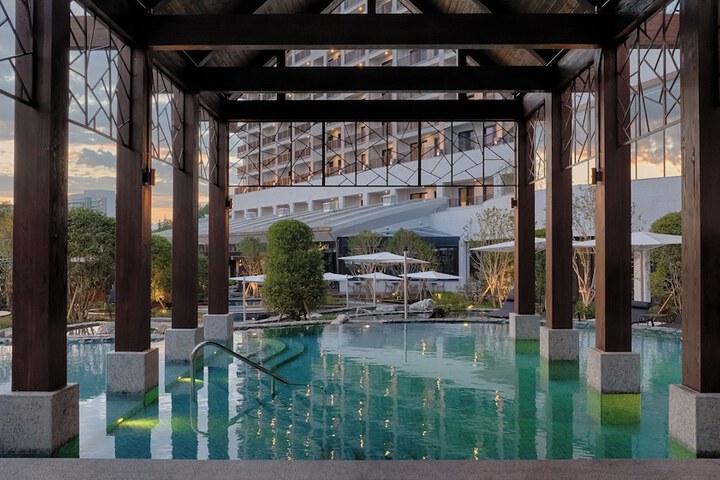 Hotel Pool