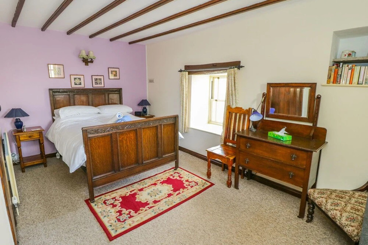 Room 3 of 9