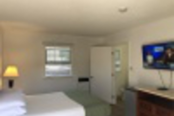 Room 4 of 108