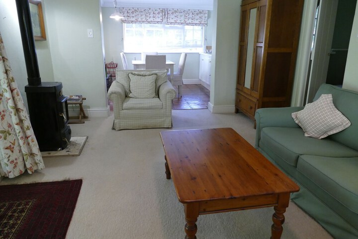Room 9 of 28