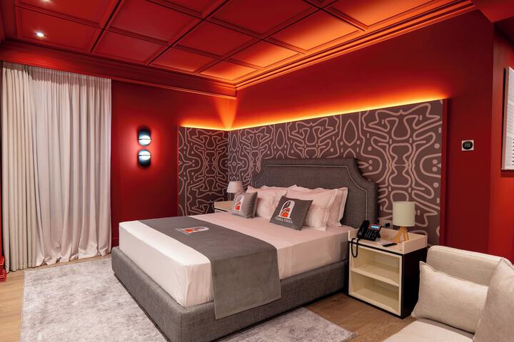 Room 19 of 128
