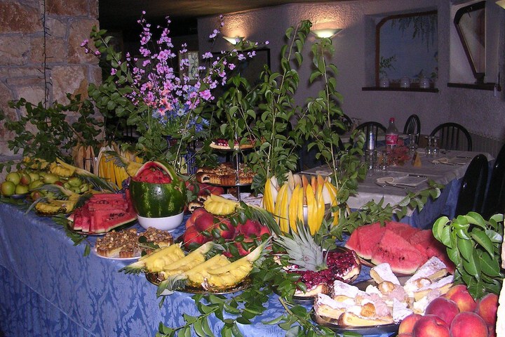Dining 42 of 61
