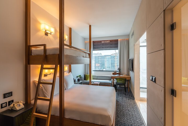 Room 6 of 40