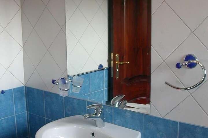 Room 17 of 32