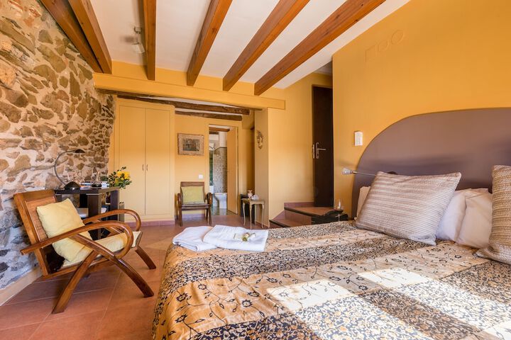 Room 4 of 42