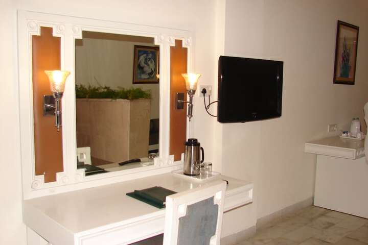Room 21 of 40