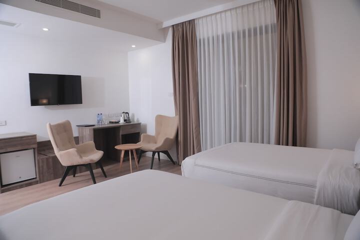 Room 14 of 36