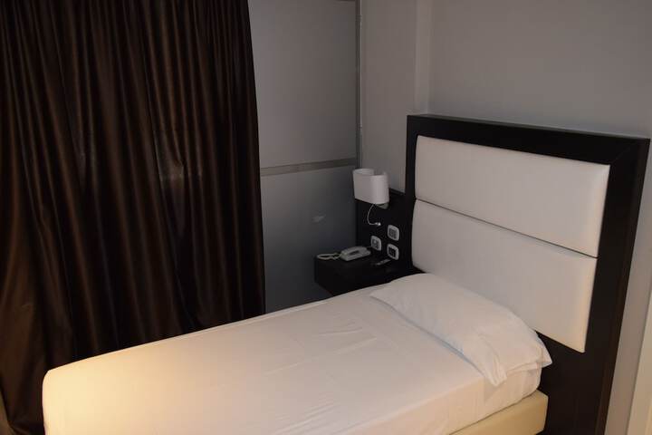 Room 12 of 50