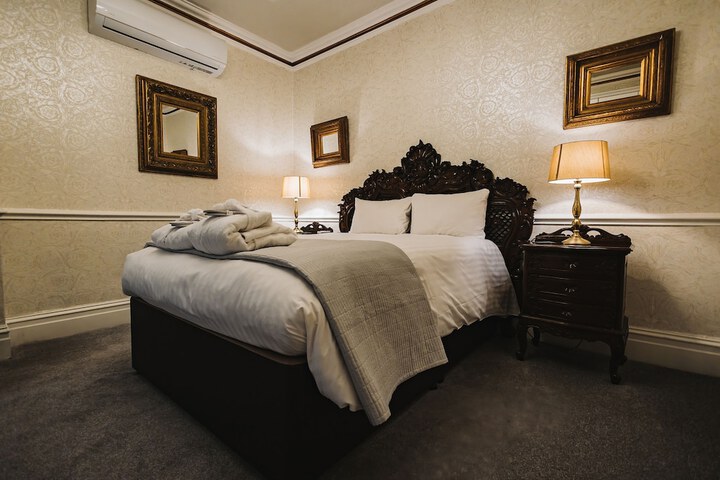 Room 16 of 49