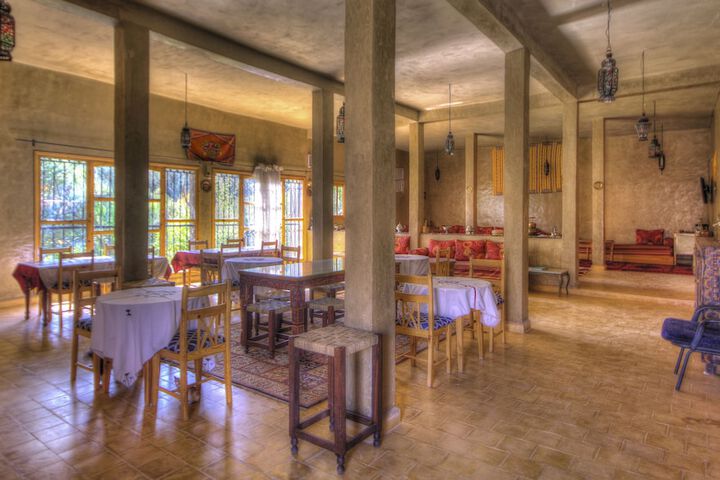 Dining 14 of 38