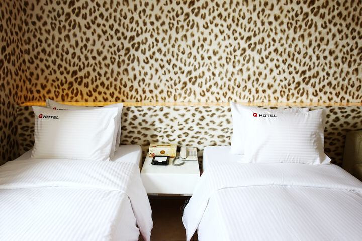 Room 18 of 47