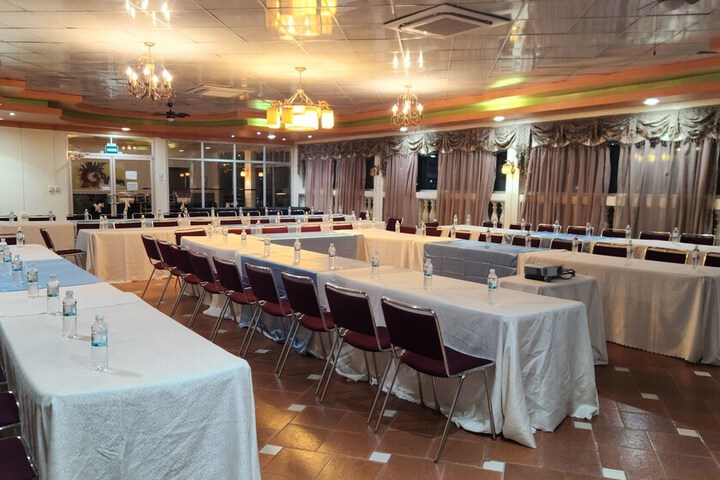 Business Center 25 of 26