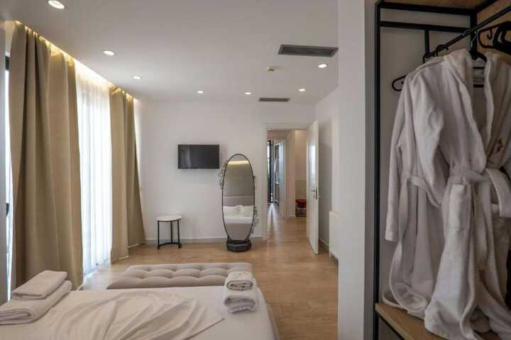 Room 28 of 91