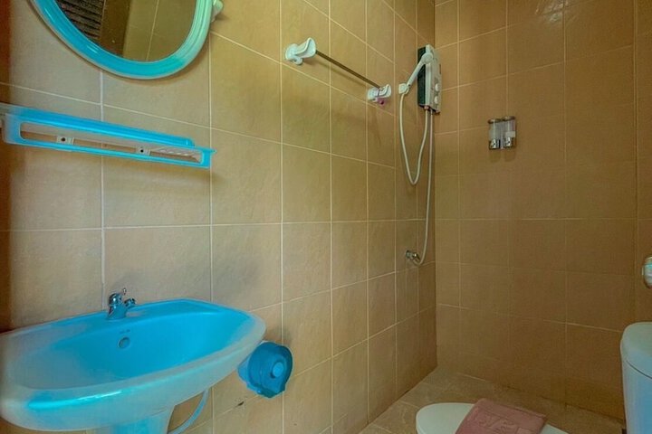 Room 15 of 16