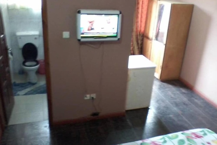 Room 9 of 29