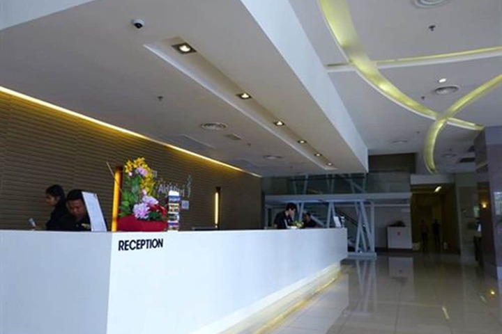 Hotel Lobby