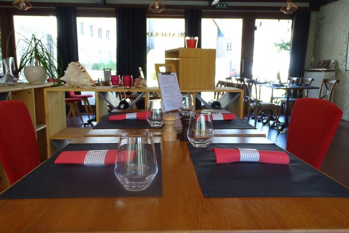 Dining 42 of 76