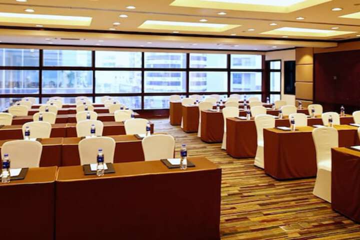 Ballroom/Hall 130 of 156