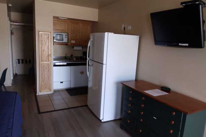 Room 3 of 6