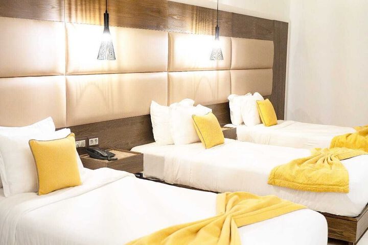 Room 12 of 27