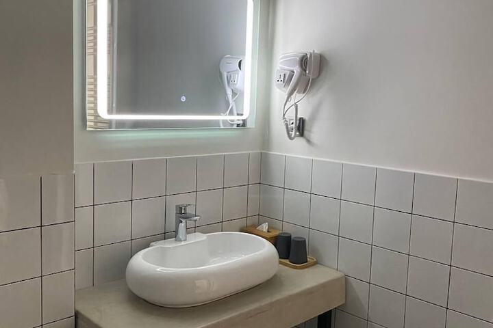 Room 10 of 62