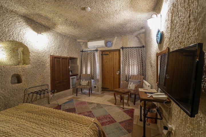 Room 6 of 180