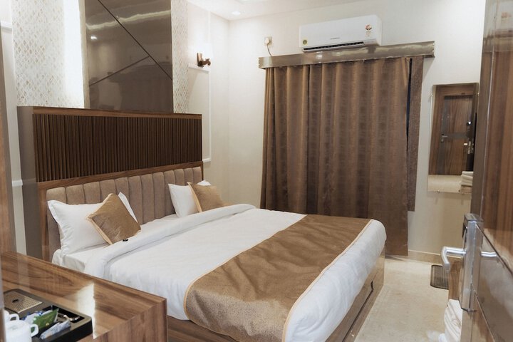 Room 3 of 14