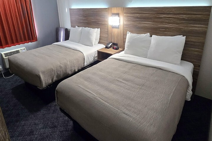 Room 21 of 38