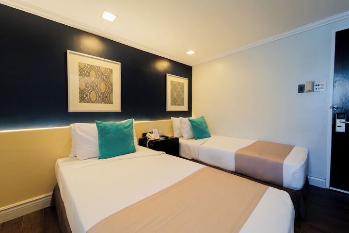 Room 7 of 38