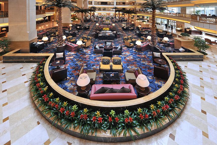 Entrance & Lobby