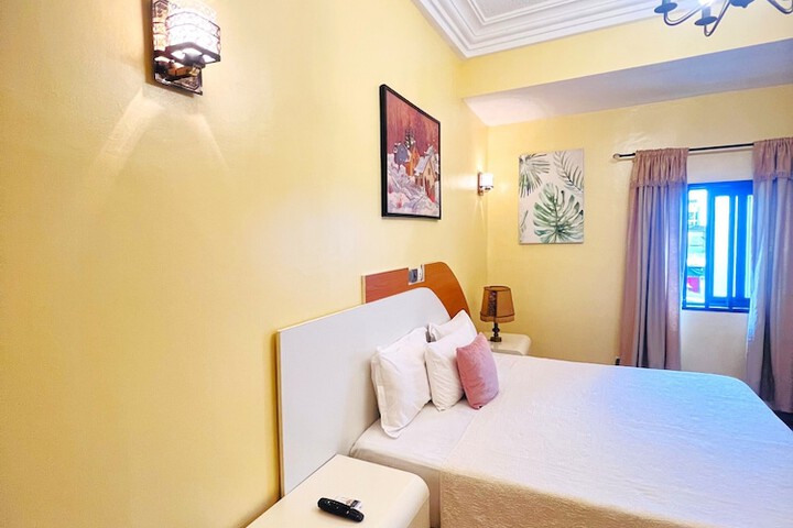 Room 53 of 137