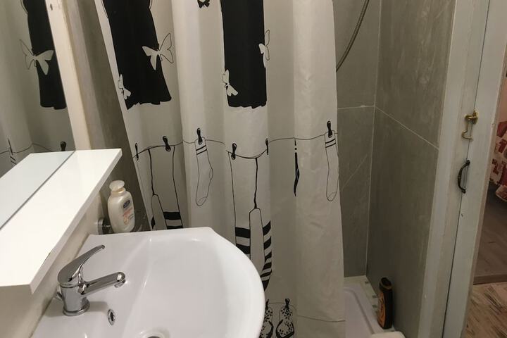 Room 8 of 15
