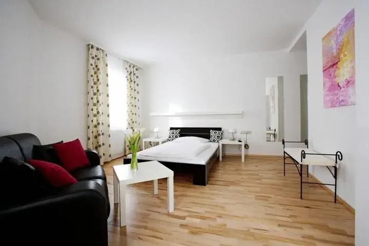 Room 4 of 24