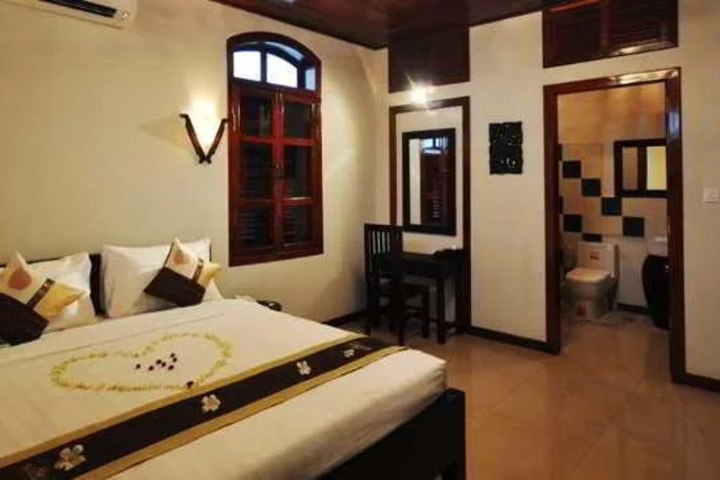 Room 3 of 16