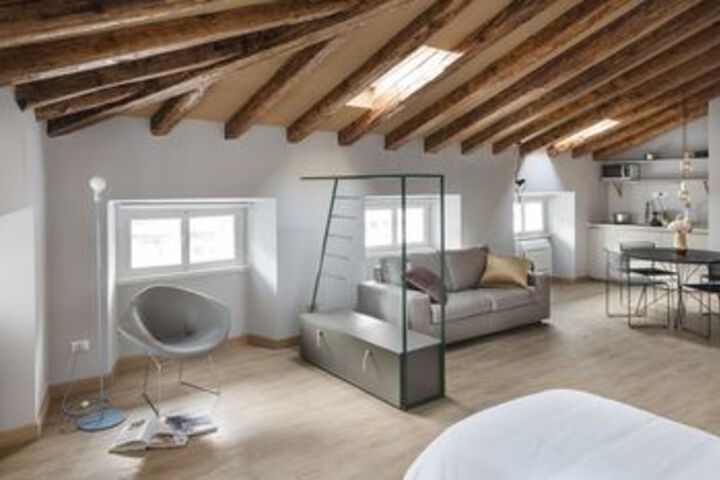 Room 43 of 149