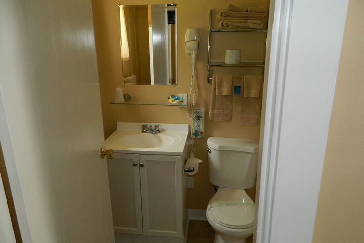 Room 13 of 37