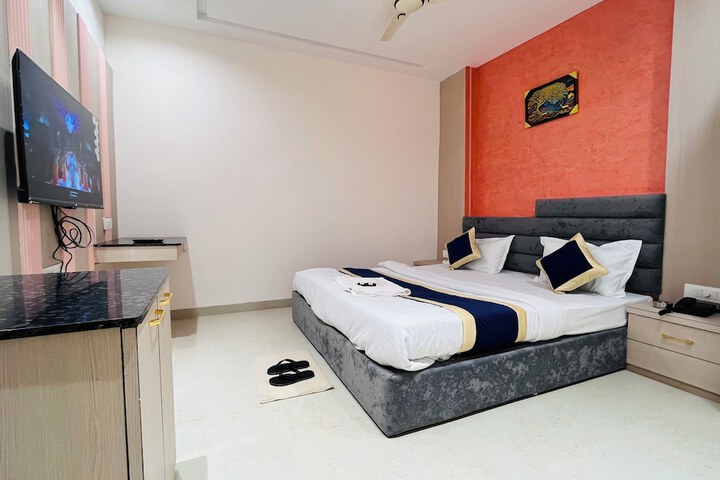 Room 26 of 81