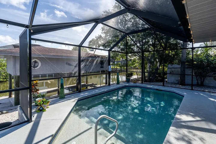 Pool 14 of 20