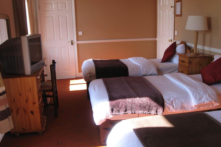 Room 4 of 27