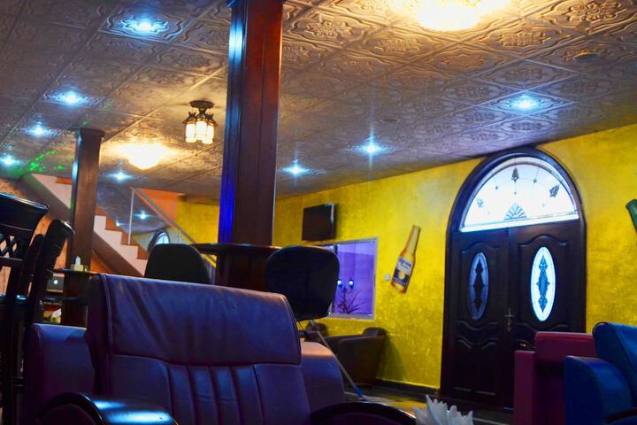 Lounge 17 of 23